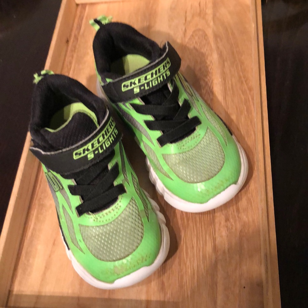 Sketchers S-Lights size 10 Lights work on one shoe